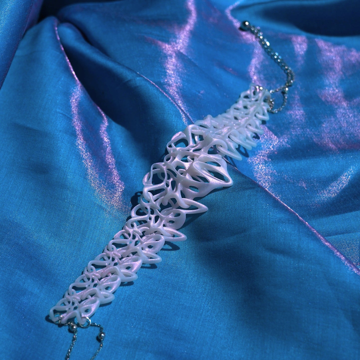 Entwine Choker